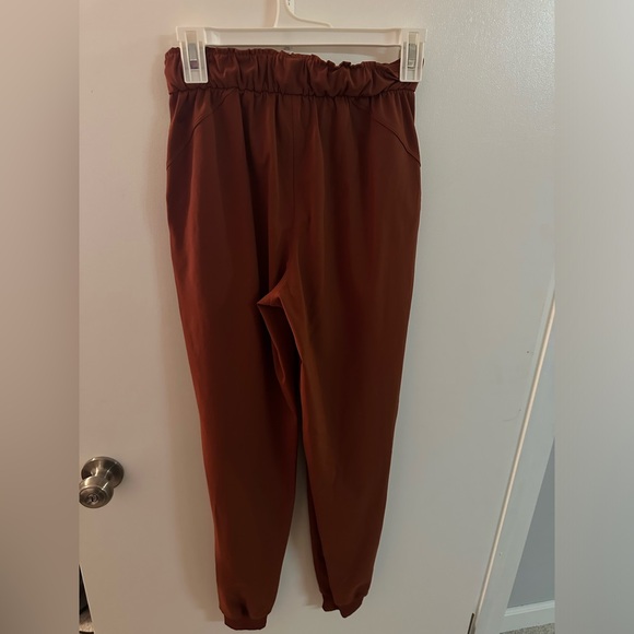 Lululemon joggers size 2 - Picture 5 of 6